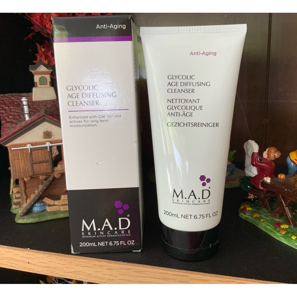 M.A.D Skincare Glycolic Age Diffusing Cleanser